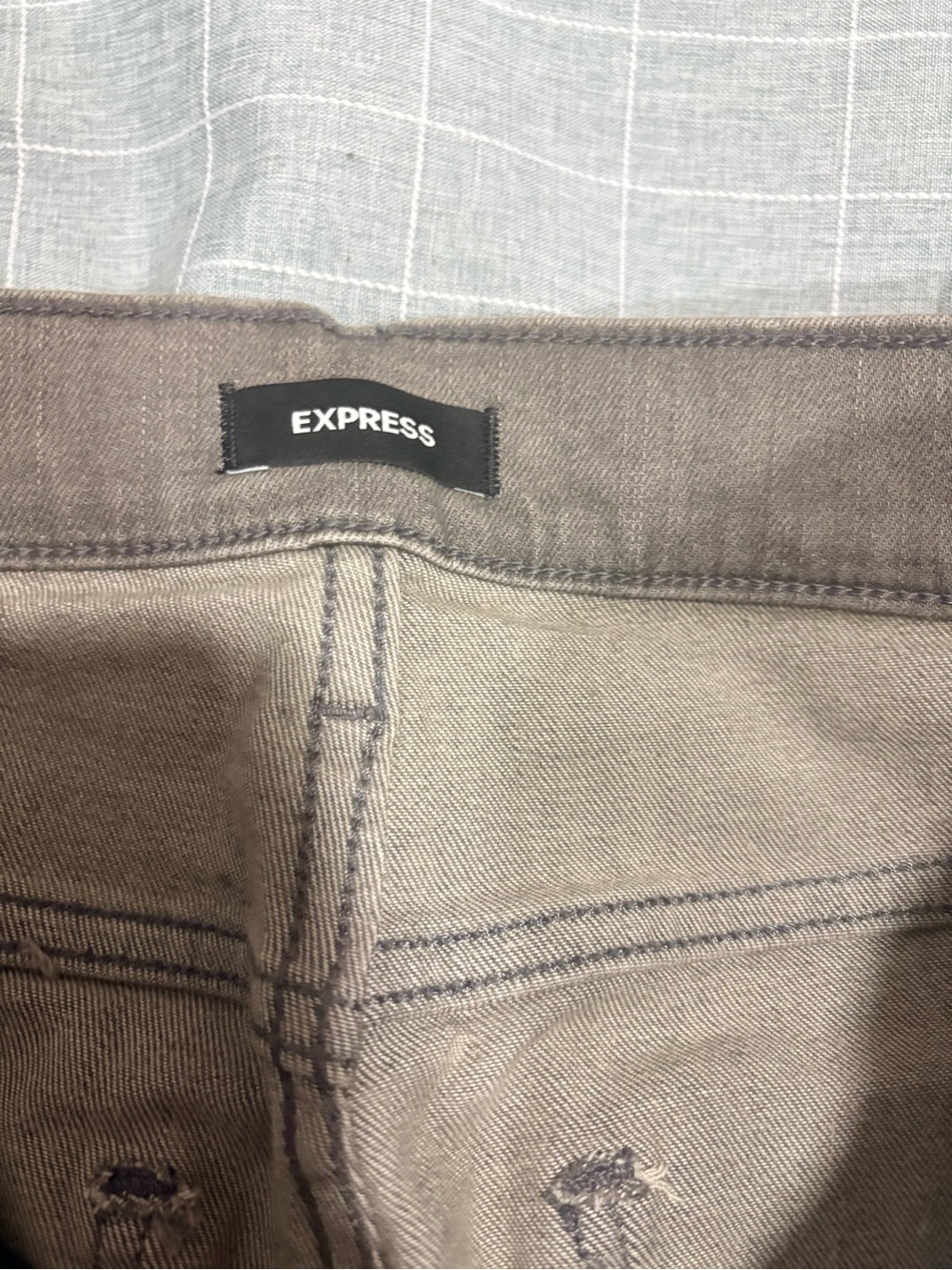 Express - Picture 2 of 4